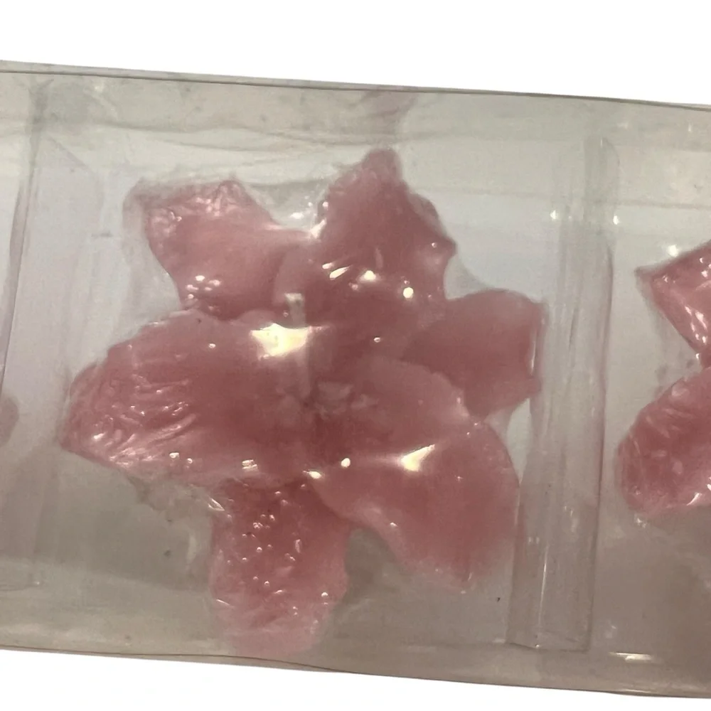 Set of 4 Pink‎ Lily Shaped Flowers Floating Candles by Peachtree 2002 New in Box
